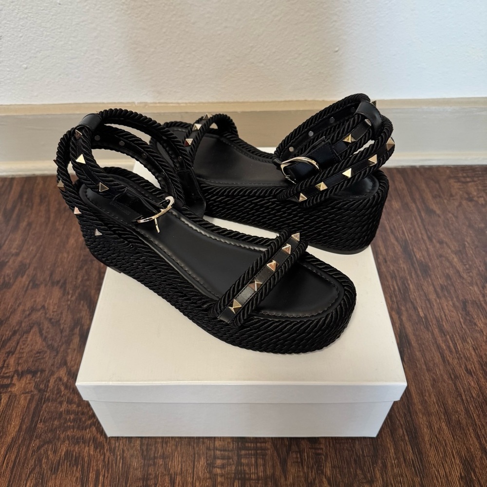 Valentino Garavani Rockstud Leather Ankle-Strap Espadrilles